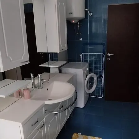 Spacious With Free Parking And Sea View Διαμέρισμα *