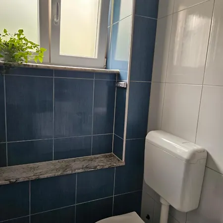 Spacious With Free Parking And Sea View
