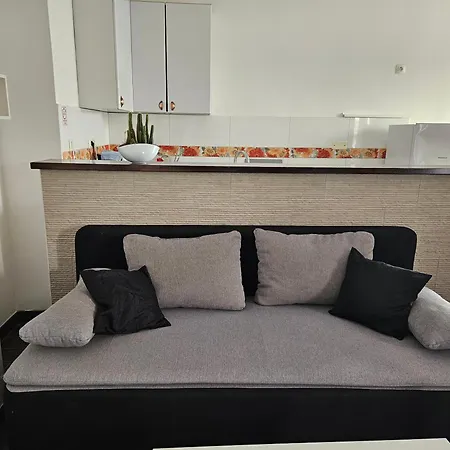 Διαμέρισμα Spacious With Free Parking And Sea View *