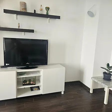 Διαμέρισμα Spacious With Free Parking And Sea View *